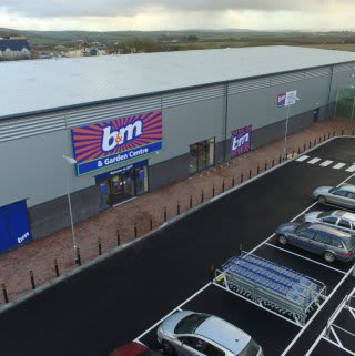 B&M opened its latest store in Bude on Wednesday. Boasting 20,200 sqft of sales space, and a 6,208 sqft Garden Centre, the new B&M is located at Binhamy Retail Park in the Cornwall town.