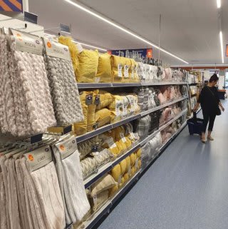B&M's brand new store in Golborne stocks a stunning range of soft furnishings for the home, including cushions, covers, throws, blankets and more!