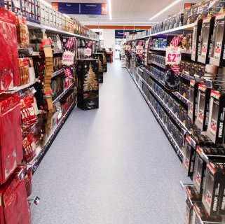 686-bandm-coatbridge-store-3