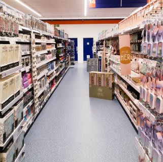 686-bandm-coatbridge-store-4