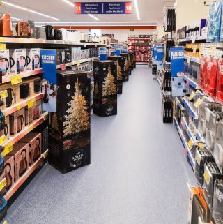 686-bandm-coatbridge-store-5