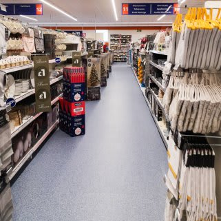 686-bandm-coatbridge-store-6