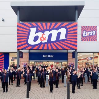 686-bandm-coatbridge-store-team