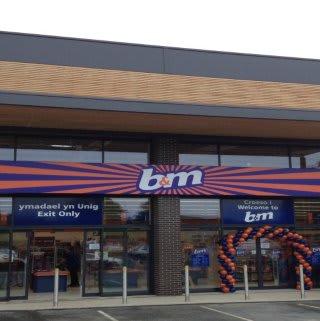 A first glimpse of B&M Welshpool on opening day.