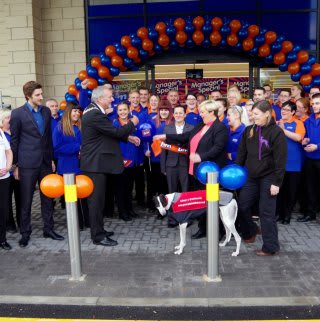 Mayor Dennis Teasdale cuts the ribbon at B&M's new store at Cleveland Gate Retail Park, Guisborough.