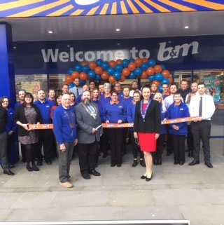Local Mayor, Councillor Peter Knight was B&M's special guest at the opening of their new store. The mayor cut the ribbon at the London Road store in Lowestoft.