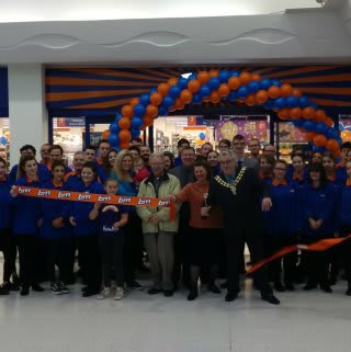 Local Deputy Mayor Geoff Fazackarley and his wife Tian were B&M's special guests at the opening of its new store in Fareham. The Deputy Mayor cut the ribbon to officially open the store.