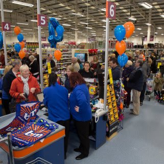 BM-Stockport---Cheadle-Heath-Homestore-with-Garden-Centre-opening--711