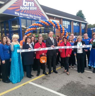 The Store has been opened by our local hero's Robert & Maggie Underwood who have gratefully received £250 of B&M Vouchers. Alsa and Anna from Frozen are also spending the day in the store.