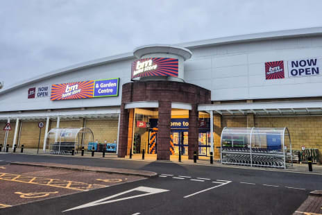 B&M Creates 50 Jobs for Locals with Brand New Store in Hamilton
