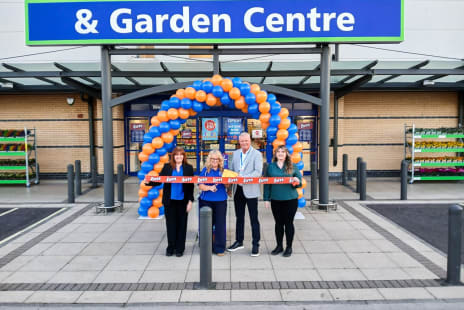 Shoppers Welcomed to B&M’s New Home in Craigavon