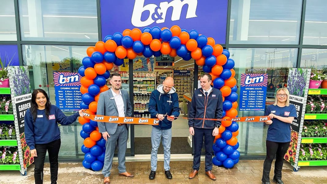 B&M Thrilled With New Store & Garden Centre in Oldbury | News - B&M