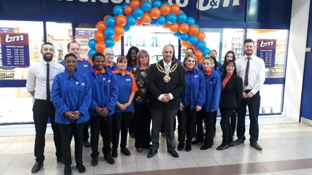 Spindles Shopping Centre in Oldham New B&M Store