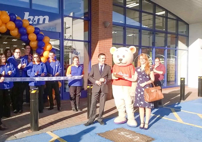 027-bmstores-Loughborough-Store-Opening-mascot