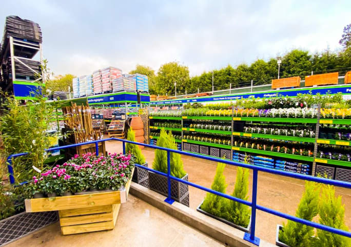 026-bandm-hemsworth-store-garden-centre-7