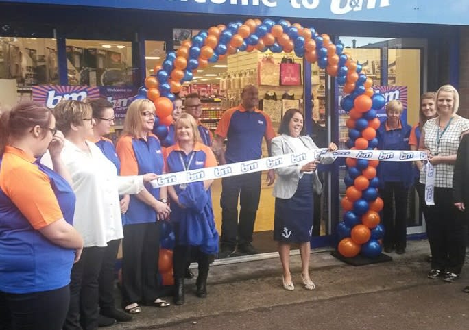 026-bmstores-hemsworth-ribbon-cutting