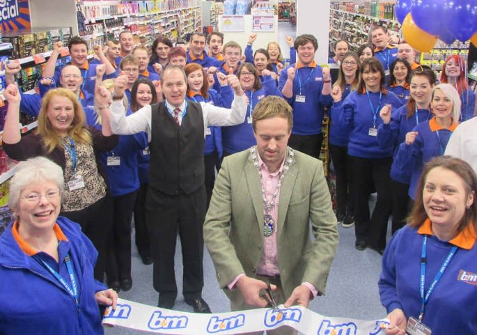032-bmstores-driffield-store-opening-ribbon-cutting