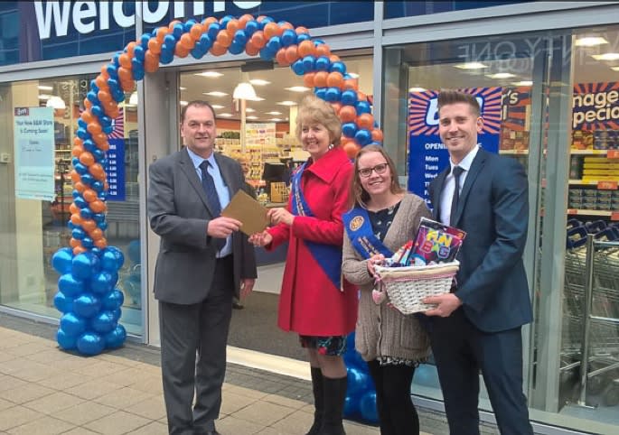 036-shirley-bmstores-store-opening-ribbon-cutting