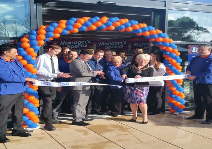 045-bmstores-burscough-store-opening-ribbon-cutting1