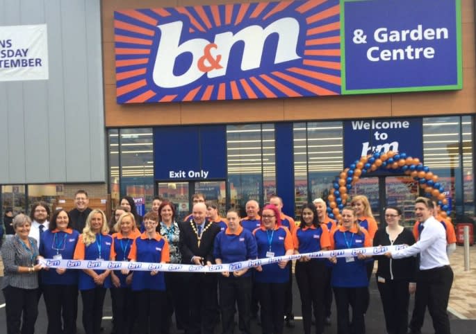 058-bmstores-Port-Glasgow-Store-Opening-Ribbon-Cutting1