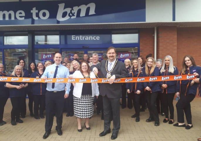 144-runcorn-store-opening-ribbon-mayor