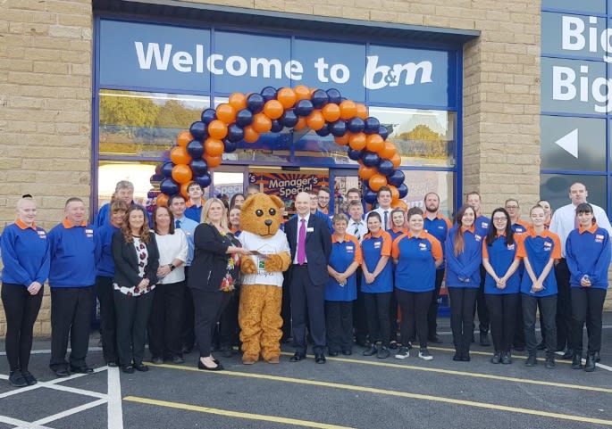 305-whaley-bridge-store-front-2