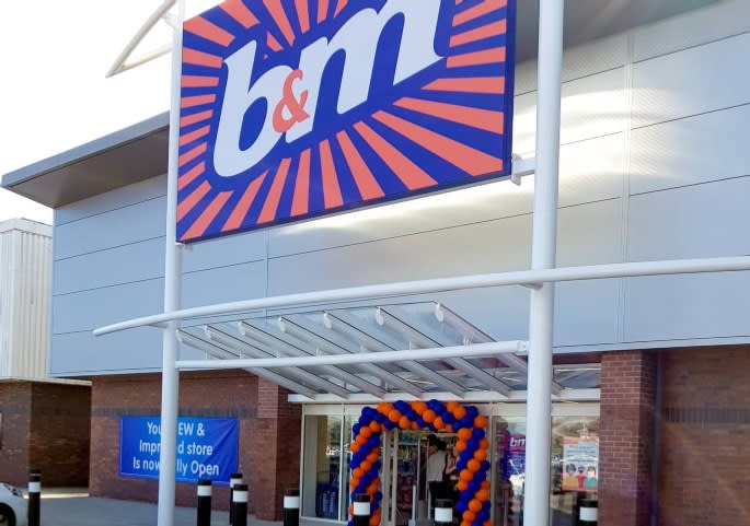 317-bandm-st-helens-peasley-retail-park-store-317-store-front