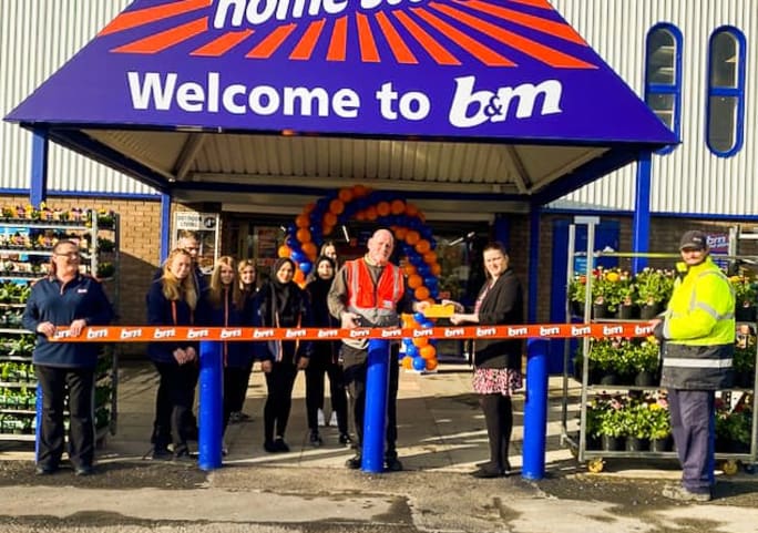 403-bandm-burnley-store-10