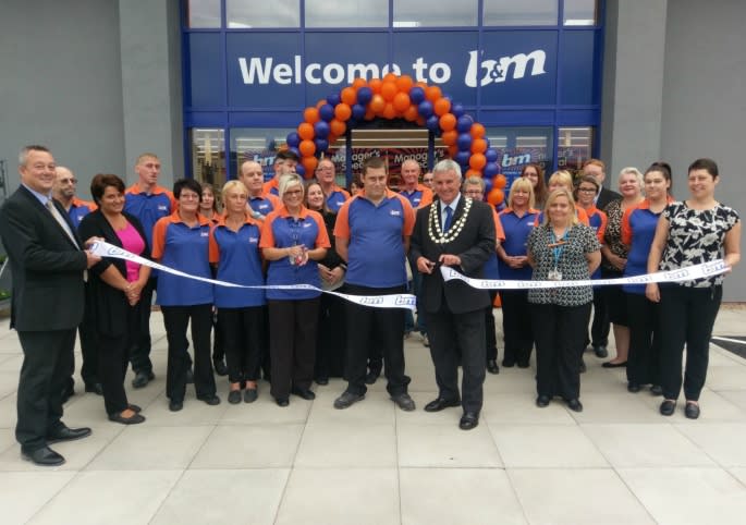 415-belper-store-opening-ribon-cutting-mayor1