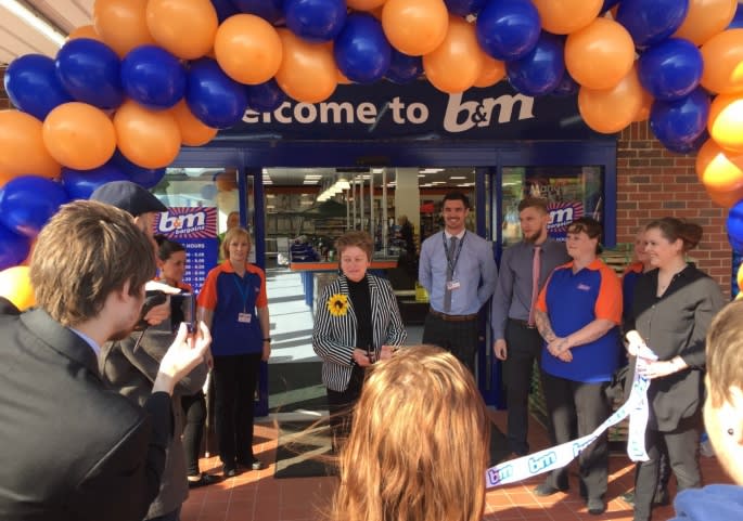 48-brigg-store-opening-ribbon-cutting1