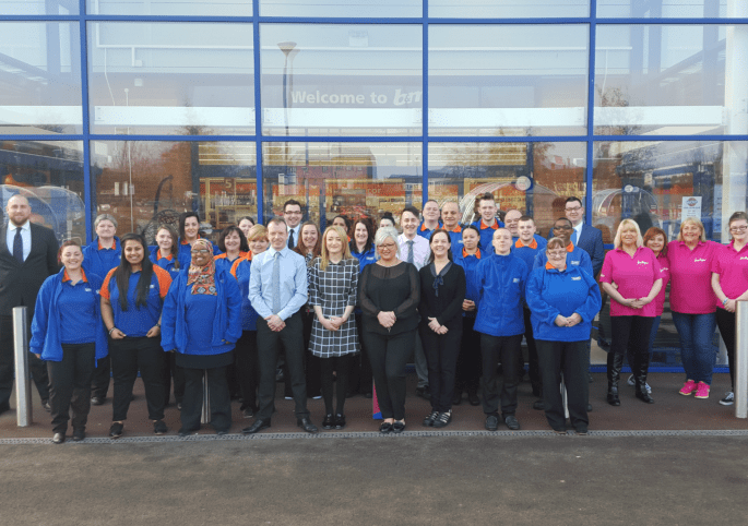 484-castle-nottingham-store-opening-store-team1