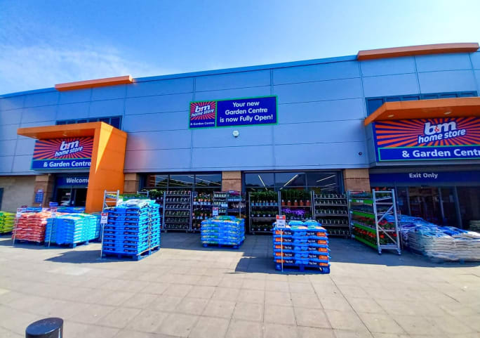 493-bmstores-hunslet-garden-centre-opening-2024-05-18