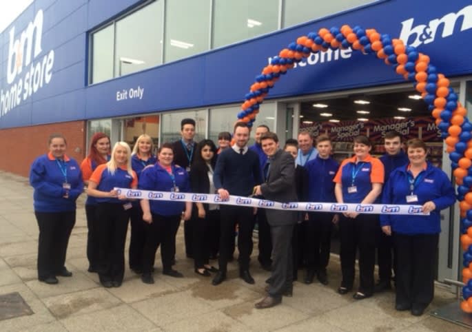 530-bristol-patchway-store-opening-ribbon1