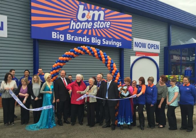 538-Boston-Store-Opening-Ribbon-Cutting