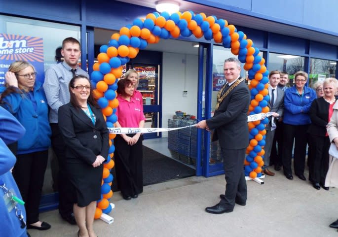 573-bmstores-somercotes-store-opening-ribbon-cutting1