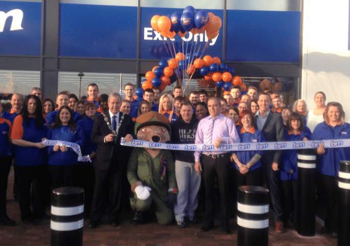 575_catterick_ribbon_cutting1