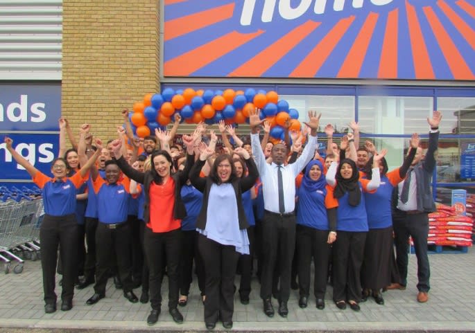 582-slough-store-opening-store-team1