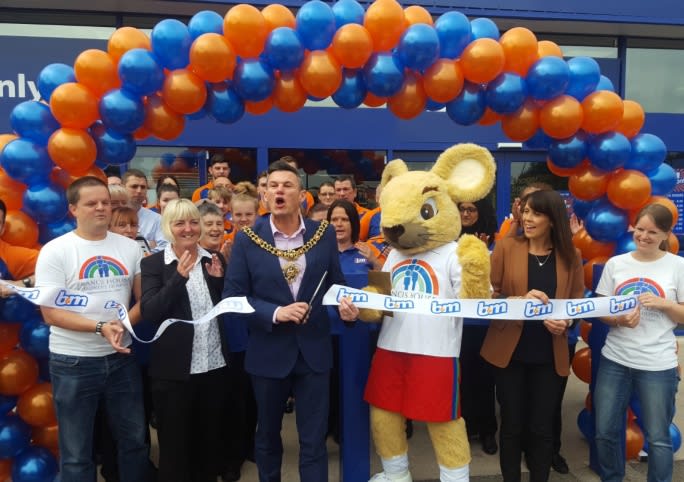586-burnage-store-opening-ribbon-cuttingjpg1
