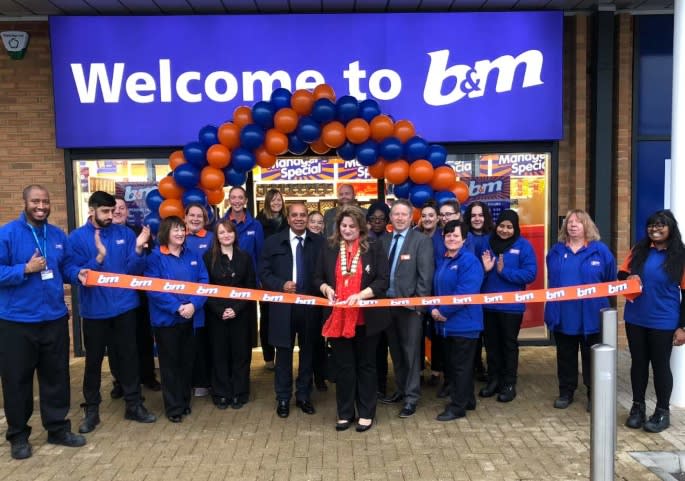 624-gipsy-lane-luton-store-opening-ribbon
