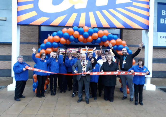 625-wallhead-rochdale-store-opening-ribbon-mayor