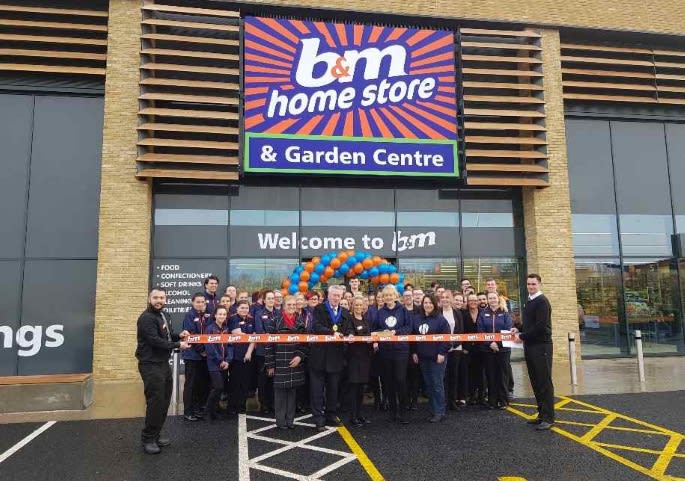 633-canvey-island-store-opening-ribbon
