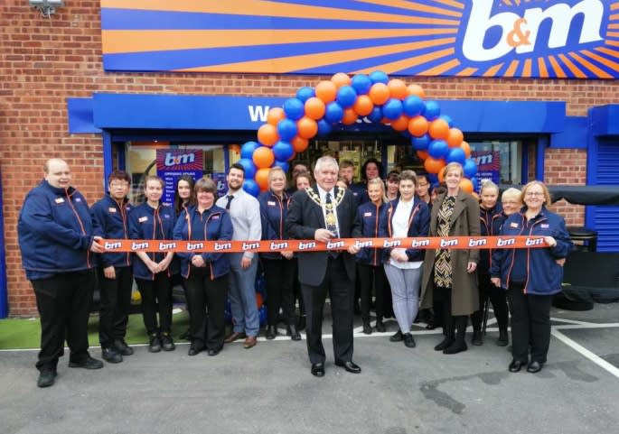 647-ossett-store-opening-ribbon-mayor