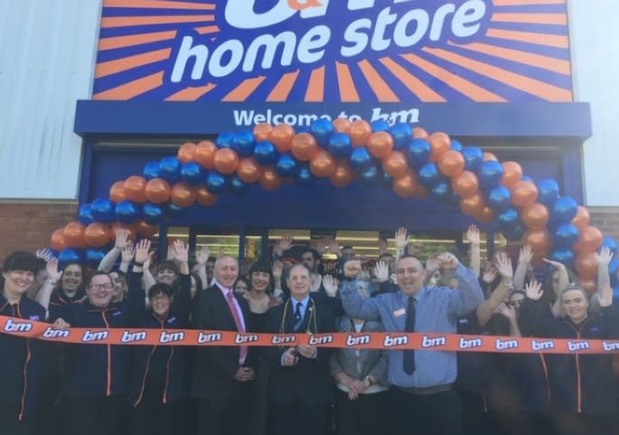 651-newcastle-brunton-lane-store-opening-team-charity-mayor
