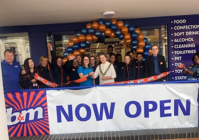 659-hitchin-store-opening-ribbon.jpg