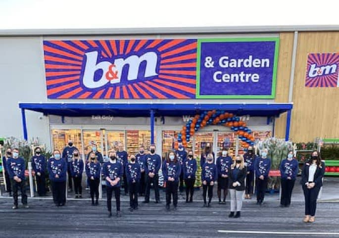 685-bandm-bideford-store-with-garden-centre-team-2