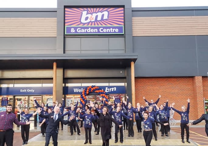 695-bandm-quedgeley-store-opening-2