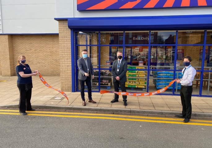 718-bandm-atherton-home-store-with-garden-centre-ribbon-cutting-2