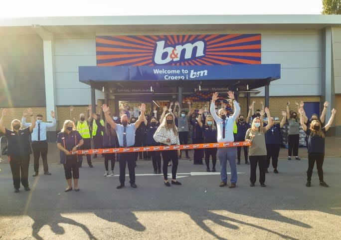 727-bandm-excelsior-cardiff-store-4