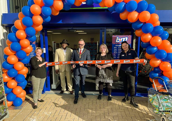 754-bandm-pitsea-store-39