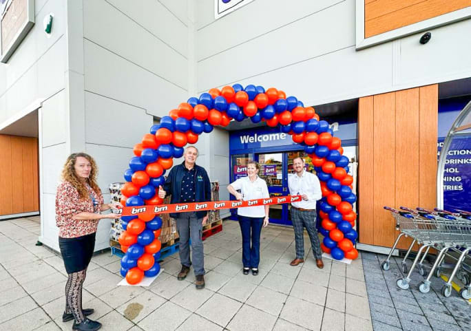 801-bmstores-hawley-road-store-opening-24
